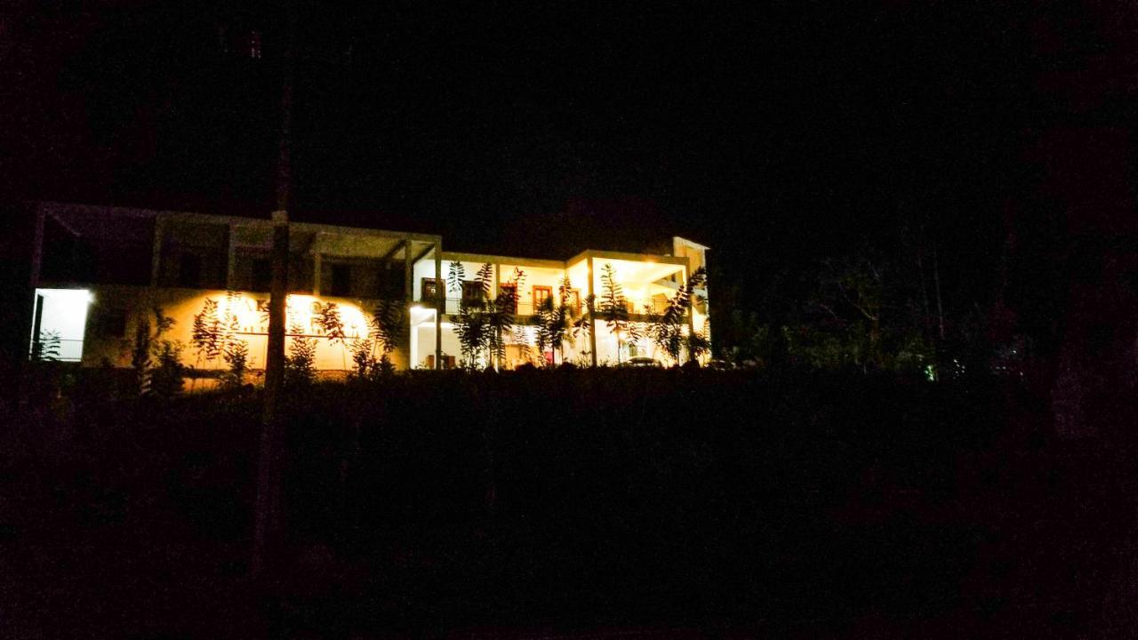 Akoya Pearl Hotel Ratnapura Luaran gambar
