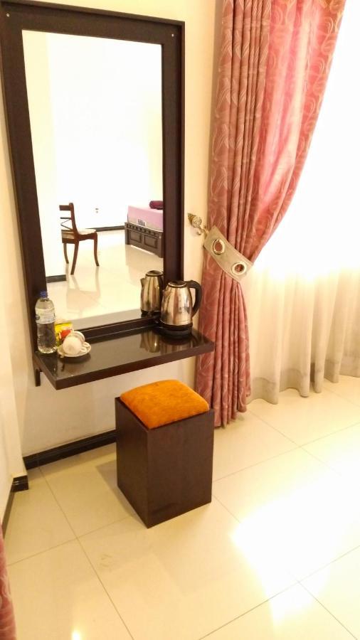 Akoya Pearl Hotel Ratnapura Luaran gambar
