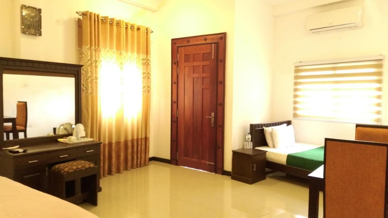 Akoya Pearl Hotel Ratnapura Luaran gambar